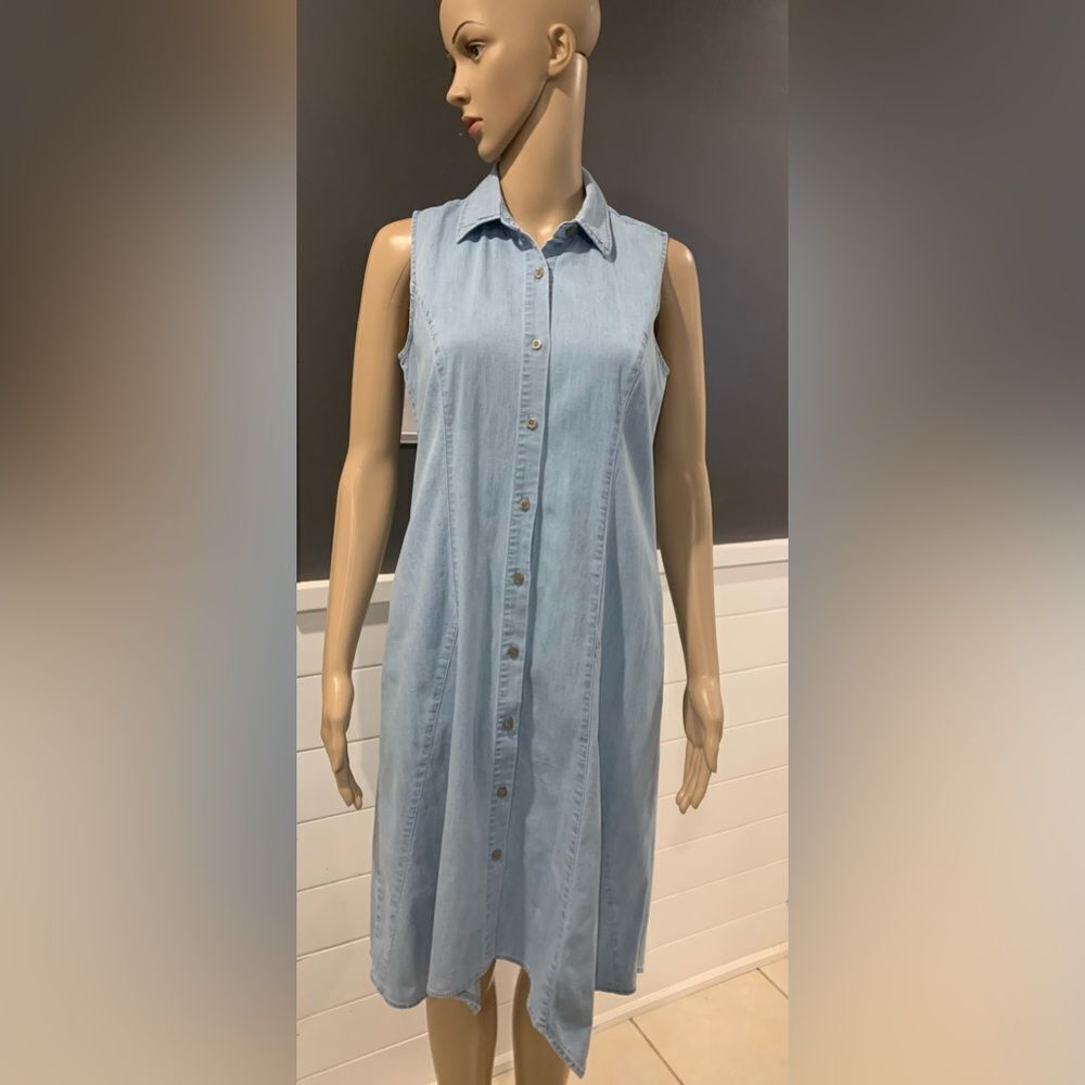 Logo by Lori Goldstein size XS